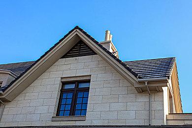 《循环8降神》6分钟新预告片：苇原生活指南